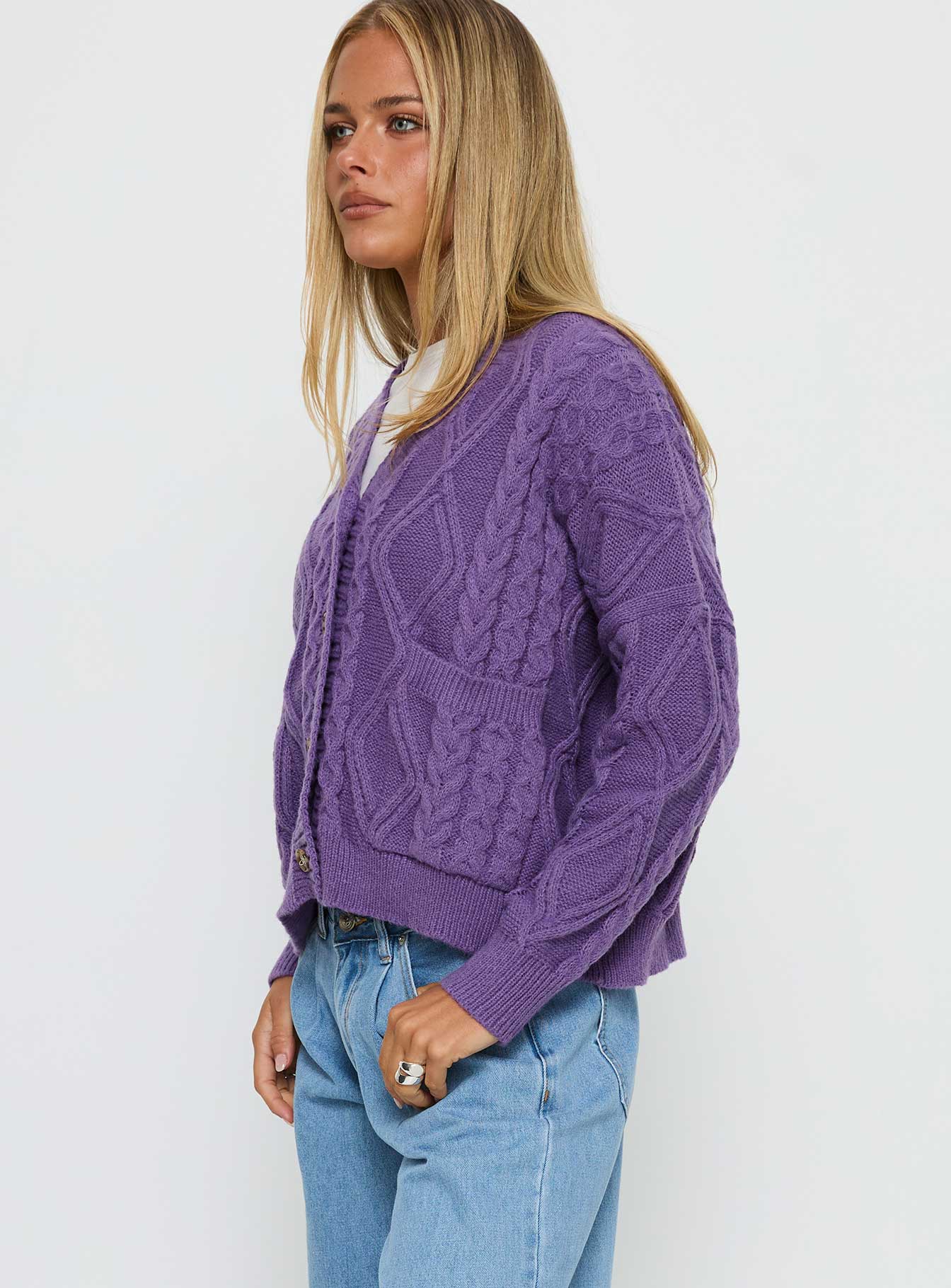 ピンキー&ダイアン　バックスリットソフトウールプルオーバー　ニット　パープル Dillian Cable Knit Cardigan Purple | Princess Polly