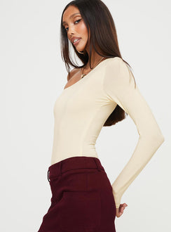 side view of model wearing Princess Polly Fruelle Off The Shoulder Bodysuit Cream Full Sleeves Asymmetric Neckline 