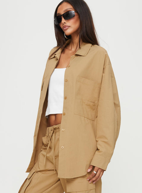 Caramel Cargo shacket Relaxed fit, classic collar, three pocket design, drop shoulder, single button cuff, button down fastening at front