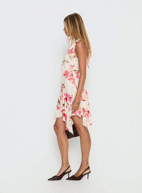 black halter open back dress Halter Neck Dress Open Back Black Holiday Outfit – Styledup.co.uk