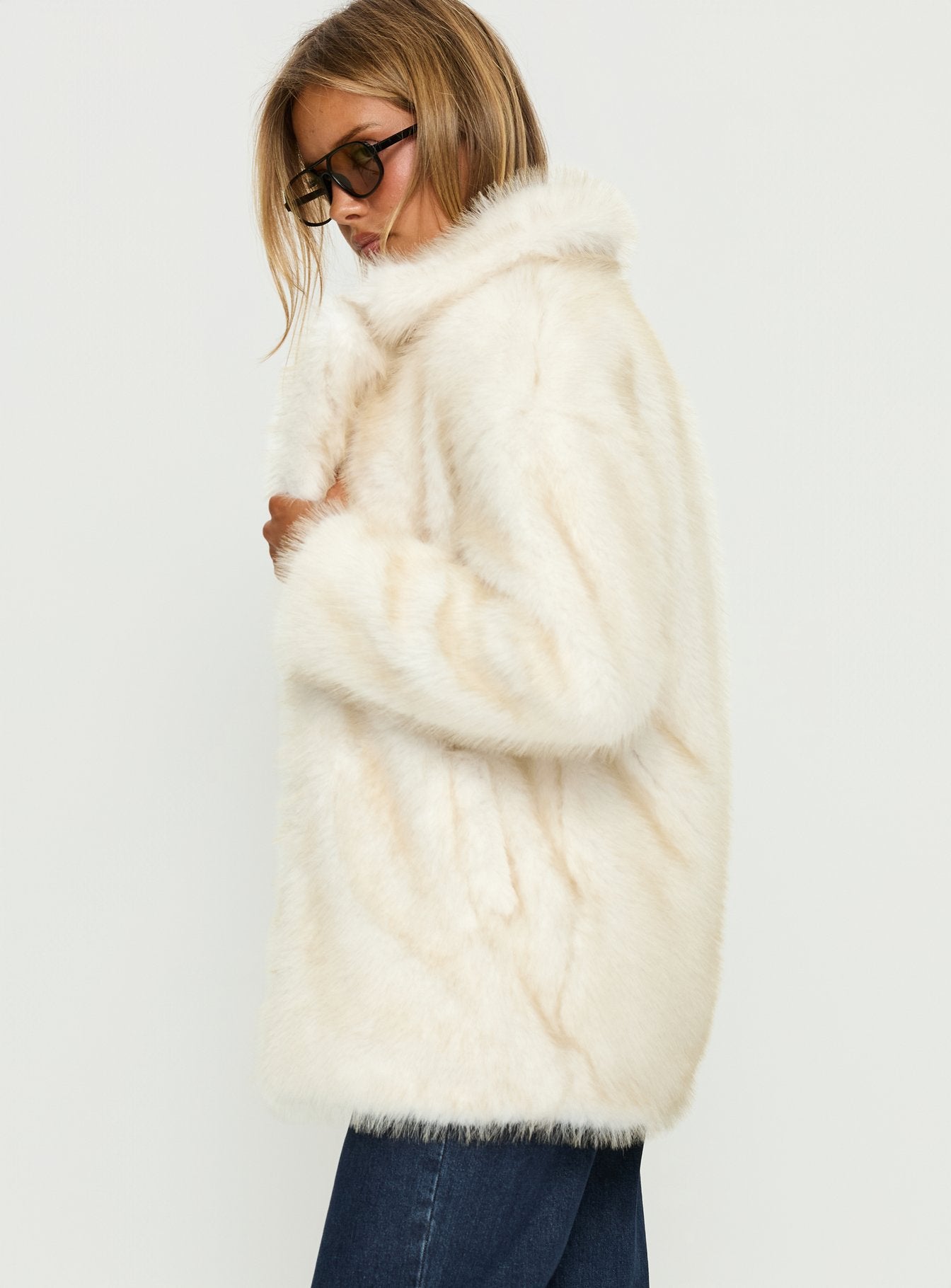 Clova Faux Fur Coat White | Princess Polly