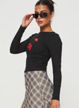 Long sleeve graphic top Good stretch, unlined 