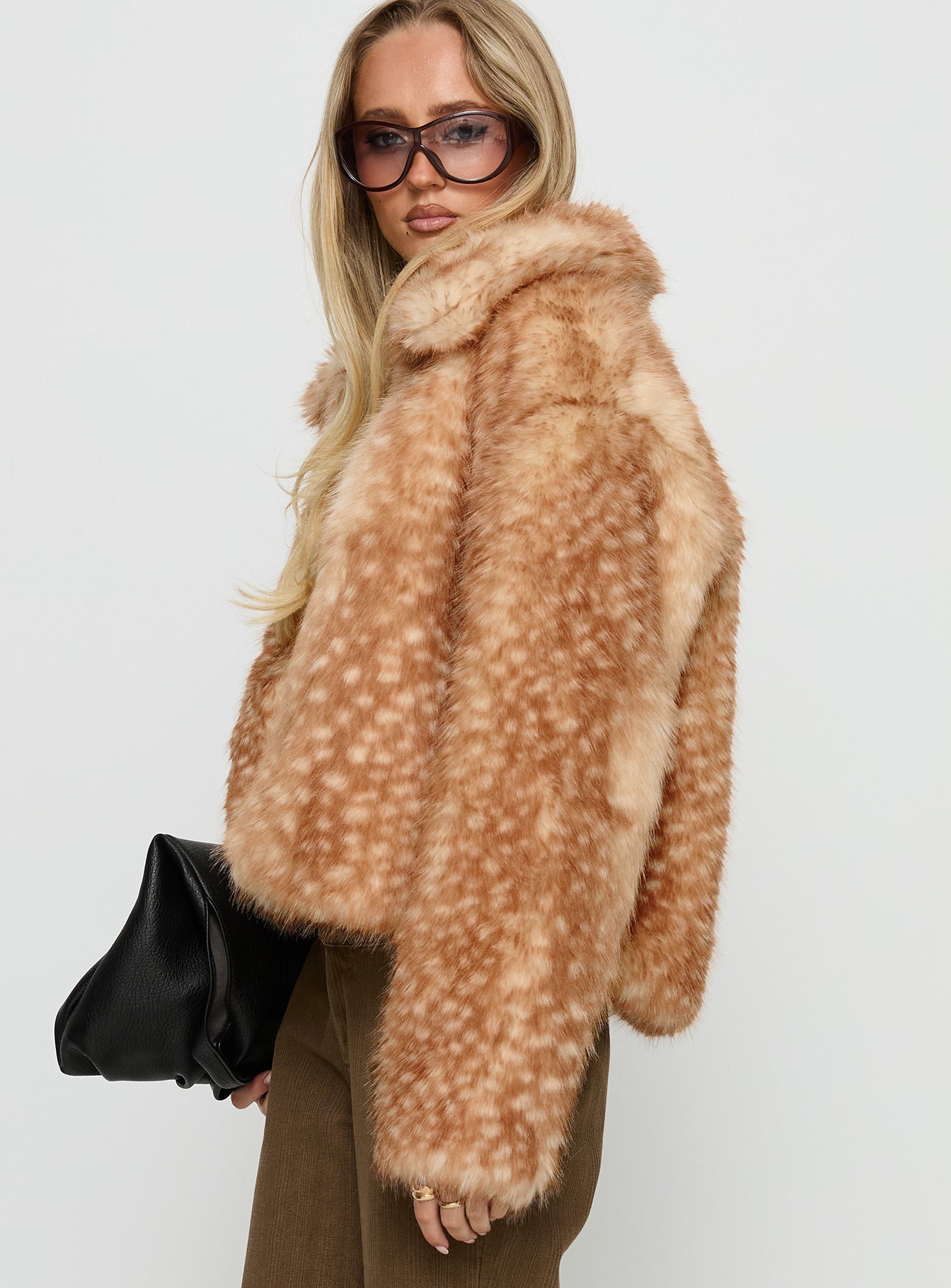 Treaturself アウター ジャケット Treat urself Fluffy fur jacket 最安値の通販はau PAY Treat Ürself