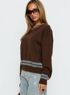 side view of model wearing Princess Polly Yarnia V Neck Jumper Brown / Blue regular 