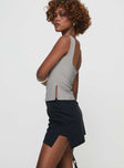 Skort High rise fit, elasticated waistband, built in shorts Good stretch, fully lined Princess Polly Lower Impact 