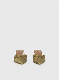 Unrivaled Pointed Toe Faux Suede Heels Green