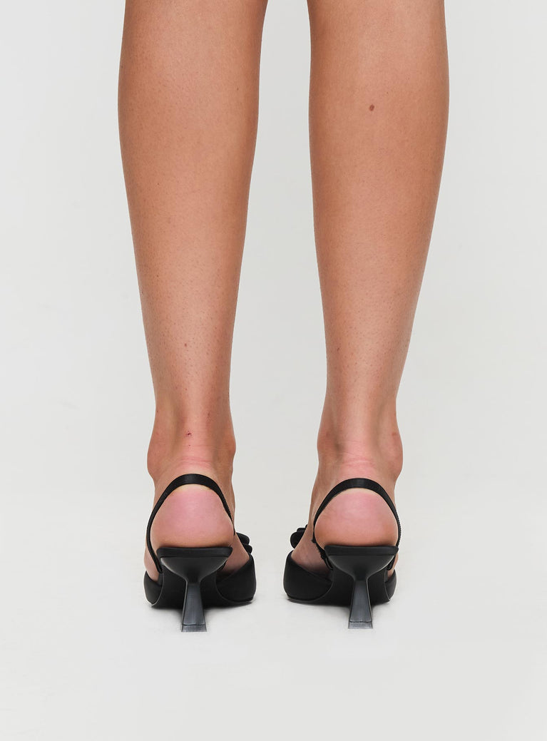 pointed toe bow heels