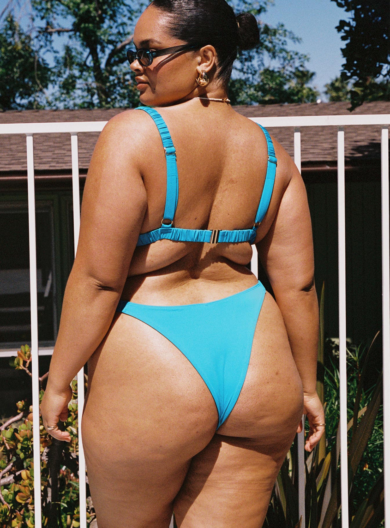 Bikini bottom High cut, cheeky style, elasticated sides Good stretch, fully lined 