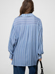 Oversized shirt Relaxed fit, long sleeve, pinstripe Drop shoulder, classic collar, single chest pocket