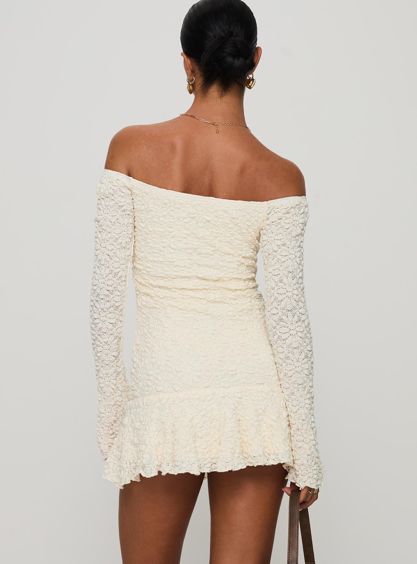 add off shoulder sleeves strapless dress Dress help-- should I add off the shoulder sleeves? (More info in comments) : r/weddingplanning