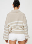 Oversized knit sweater V-neckline, classic collar, drop shoulder