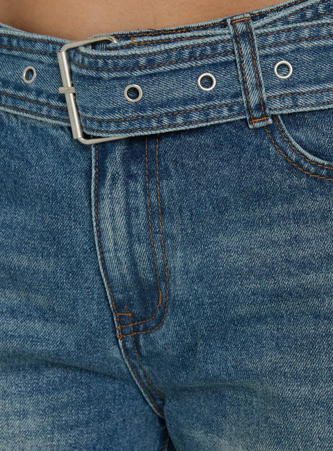Detailed view of Charlotta Low Rise Super Baggy Jeans Mid Blue womens-jeans with belt Princess Polly