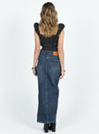Midi skirt Dark wash denim Mid-rise Belt looped waist Four-pocket design Zip and button fastening Split at leg
