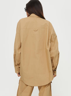 Caramel Cargo shacket Relaxed fit, classic collar, three pocket design, drop shoulder, single button cuff, button down fastening at front