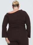 Princess Polly Curve  Off-the-shoulder top Folded neckline, split at sides  Good stretch, unlined  Princess Polly Lower Impact