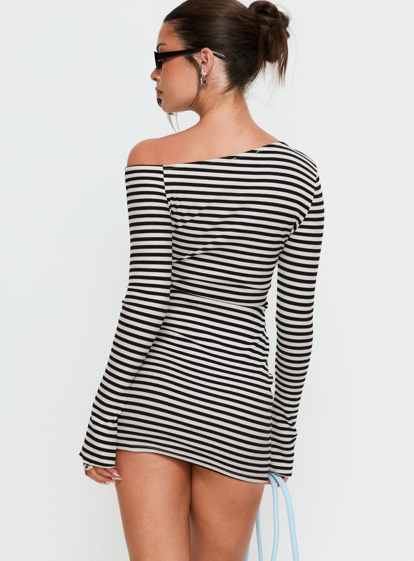 black and white striped off the shoulder dress carolina-herrera-black-white-striped-off-shoulder-midi-dress -classic-style-nyc-saint-laurent-black-hat-straw-ulla-johnson-bag10 - MEMORANDUM The ASOS DESIGN off Endless Rose - Off Shoulder