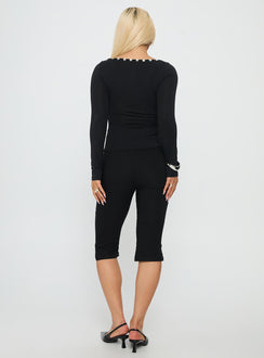 Samaira Capri Pant Black Petite