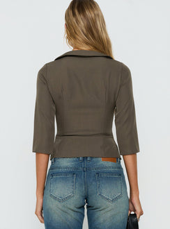 Aaira 3/4 Sleeve Cinched Waist Collared Shirt Taupe
