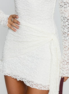 Oliwyn Long Sleeve Lace Mini Dress White