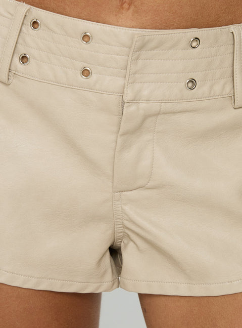 Born To Ride Shorts Cream