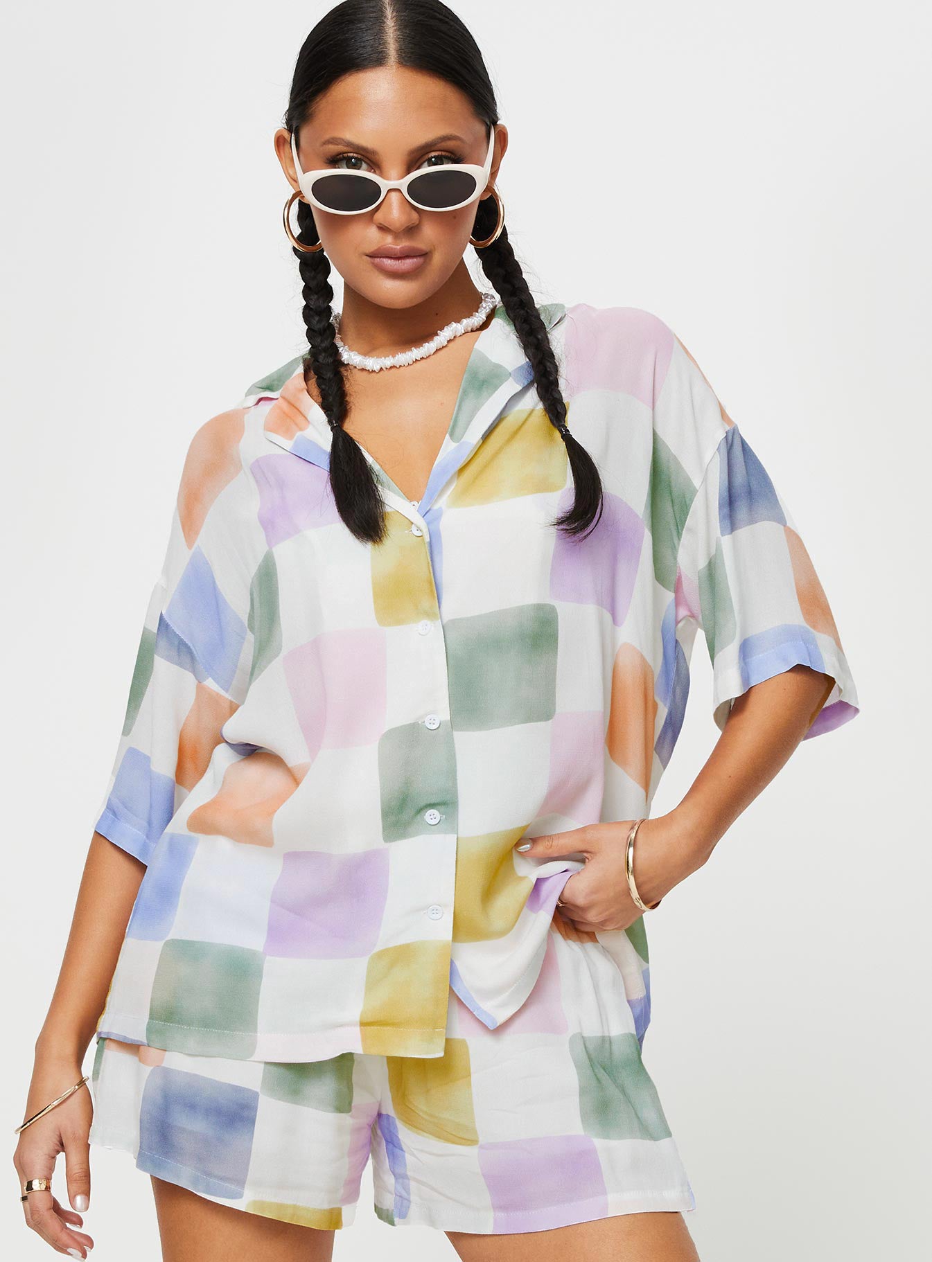 Check print matching set Relaxed fit shirt, lapel collar, button fastening at front, elasticated waist shorts Non-stretch, unlined