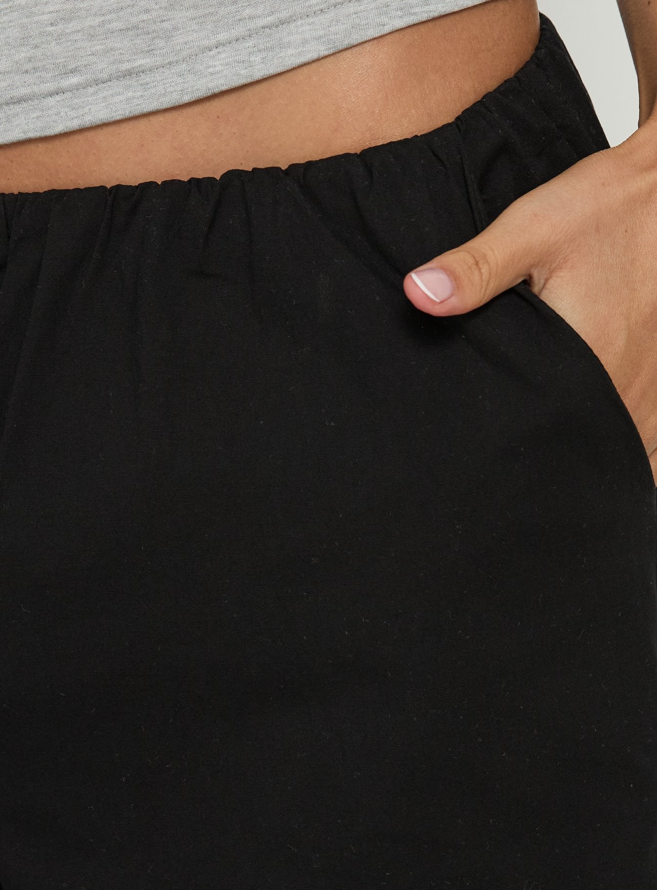 Lunea Concealed Waistband 3/4 Pant Black