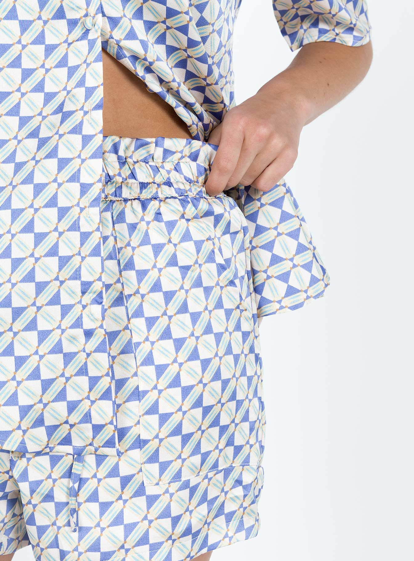 Gilda Shorts Blues Geo Princess Polly mid-rise 