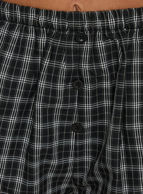 Quiny Elasticated Waist Shorts Black Check