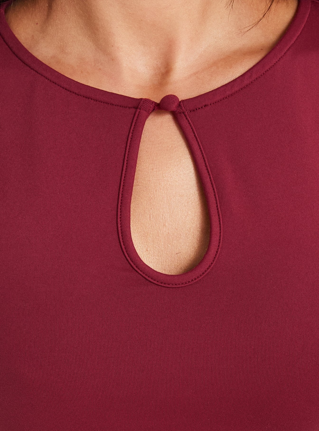 Ailana Cinched Keyhole Top Wine