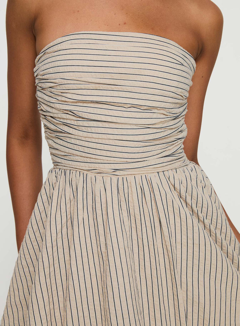 STRAPLESS BUBBLE SLEEVE DRESS IN BEIGE
