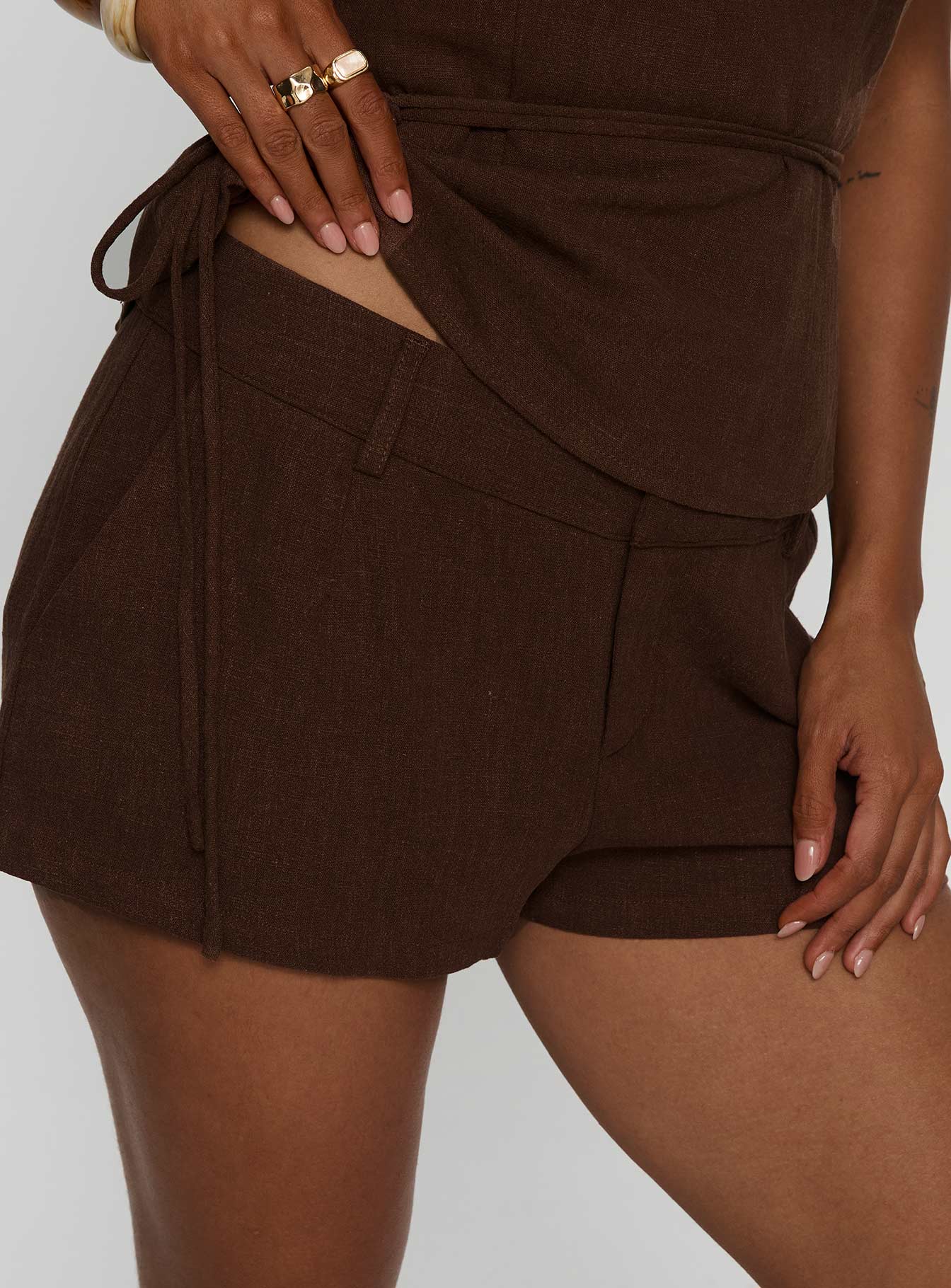 La Dulce Tailored Linen Micro Short Chocolate | Princess Polly