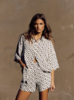 Emelita Linen Shorts Black / White Princess Polly mid-rise 