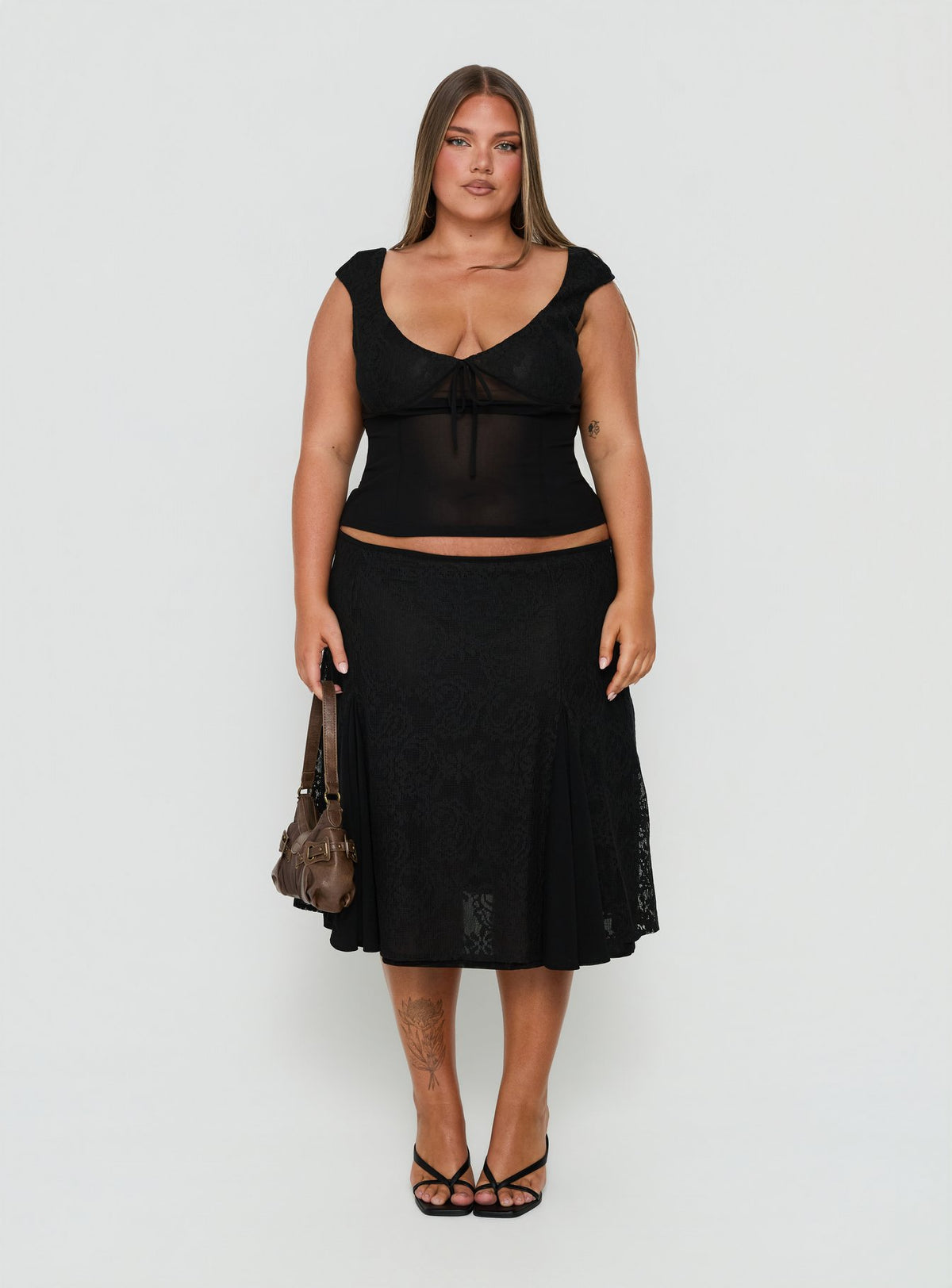 Quani Lace Top Black Curve