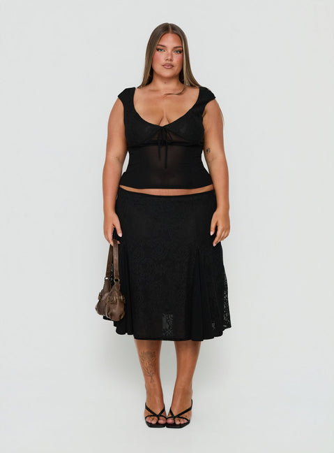 Quani Lace Top Black Curve