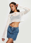 Crochet sweater Cut out detail at font, crew neck, slightly flared cuff Good stretch, unlined 