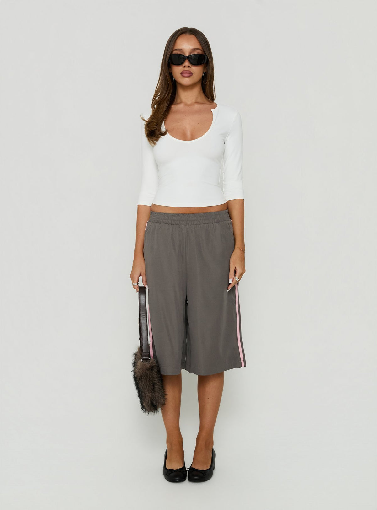 Boe Longline Track Shorts Charcoal / Pink