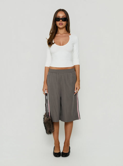 Boe Longline Track Shorts Charcoal / Pink
