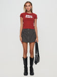 Low-rise cargo mini skirt Zip fastening down front, twin side pockets Non-stretch material, unlined 
