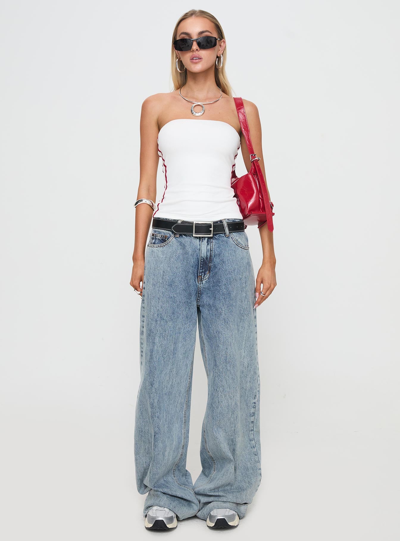 front view of model wearing Princess Polly Simpi Strapless Top White/Red Sleeveless straight 