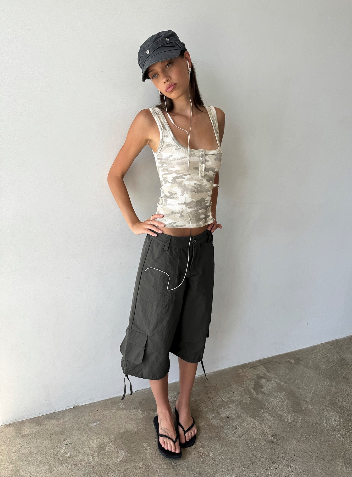Relaxer 3/4 Cargo Pants Charcoal