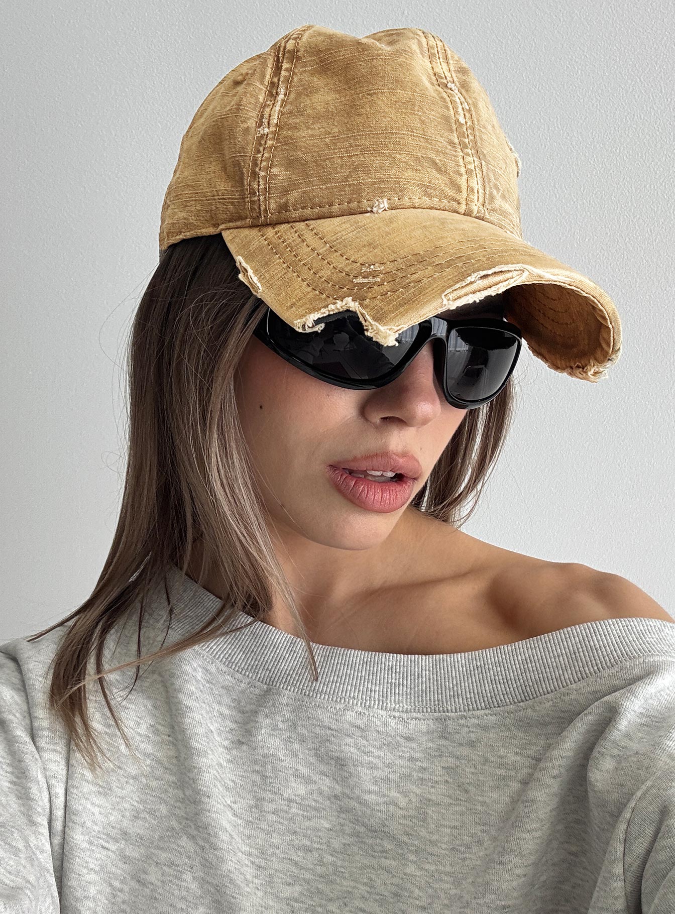 Fryda Distressed Cap Washed Brown