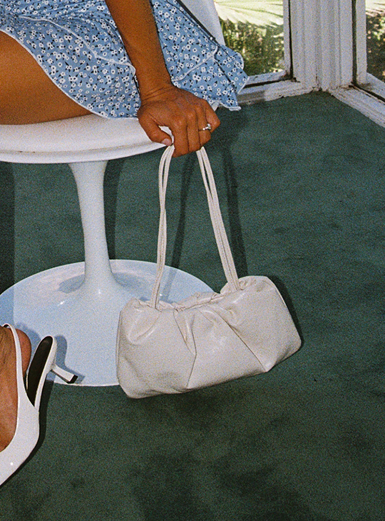 Just Peachy Shoulder Bag White | Princess Polly