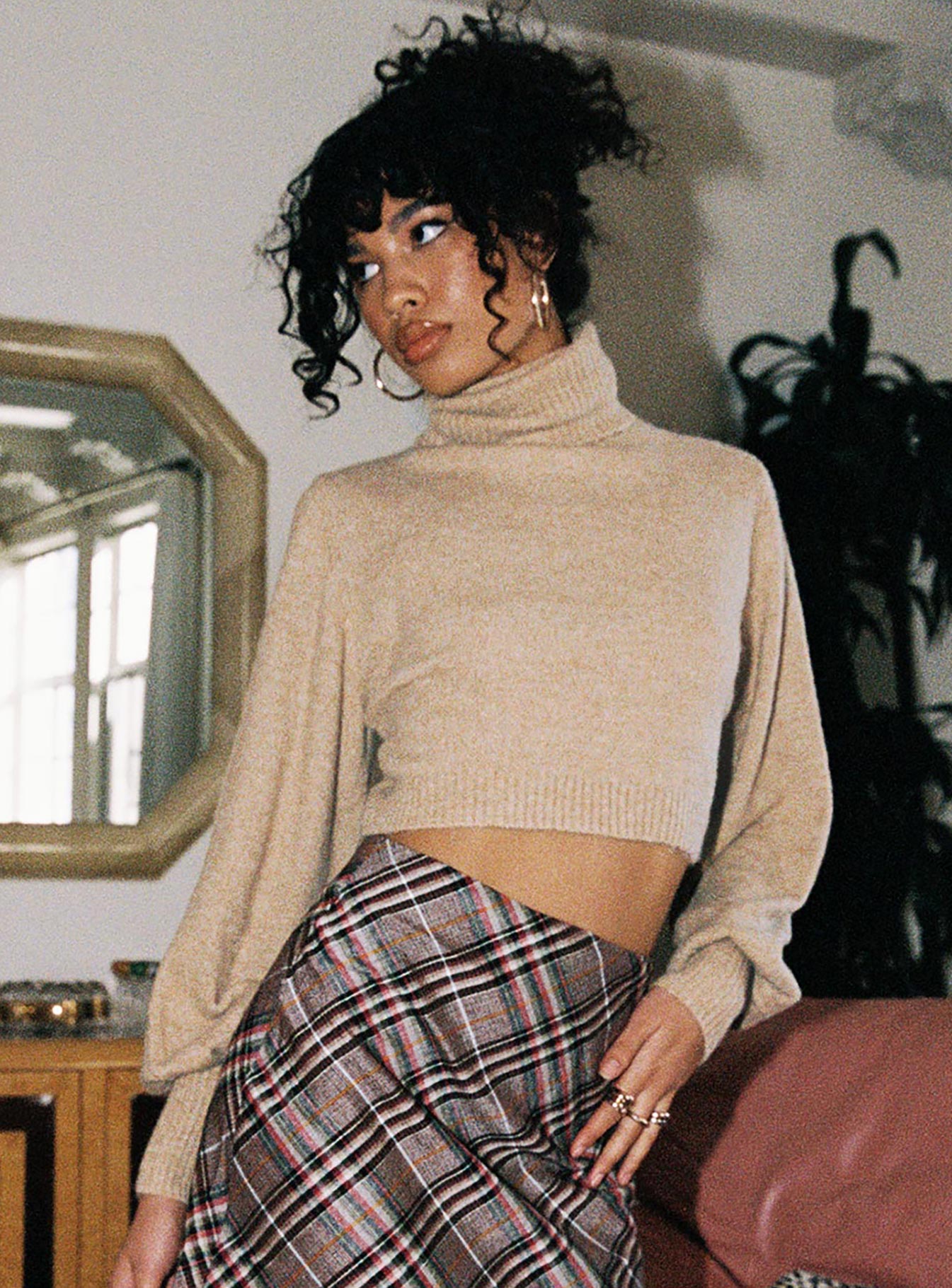 Cream cropped hot sale turtleneck sweater