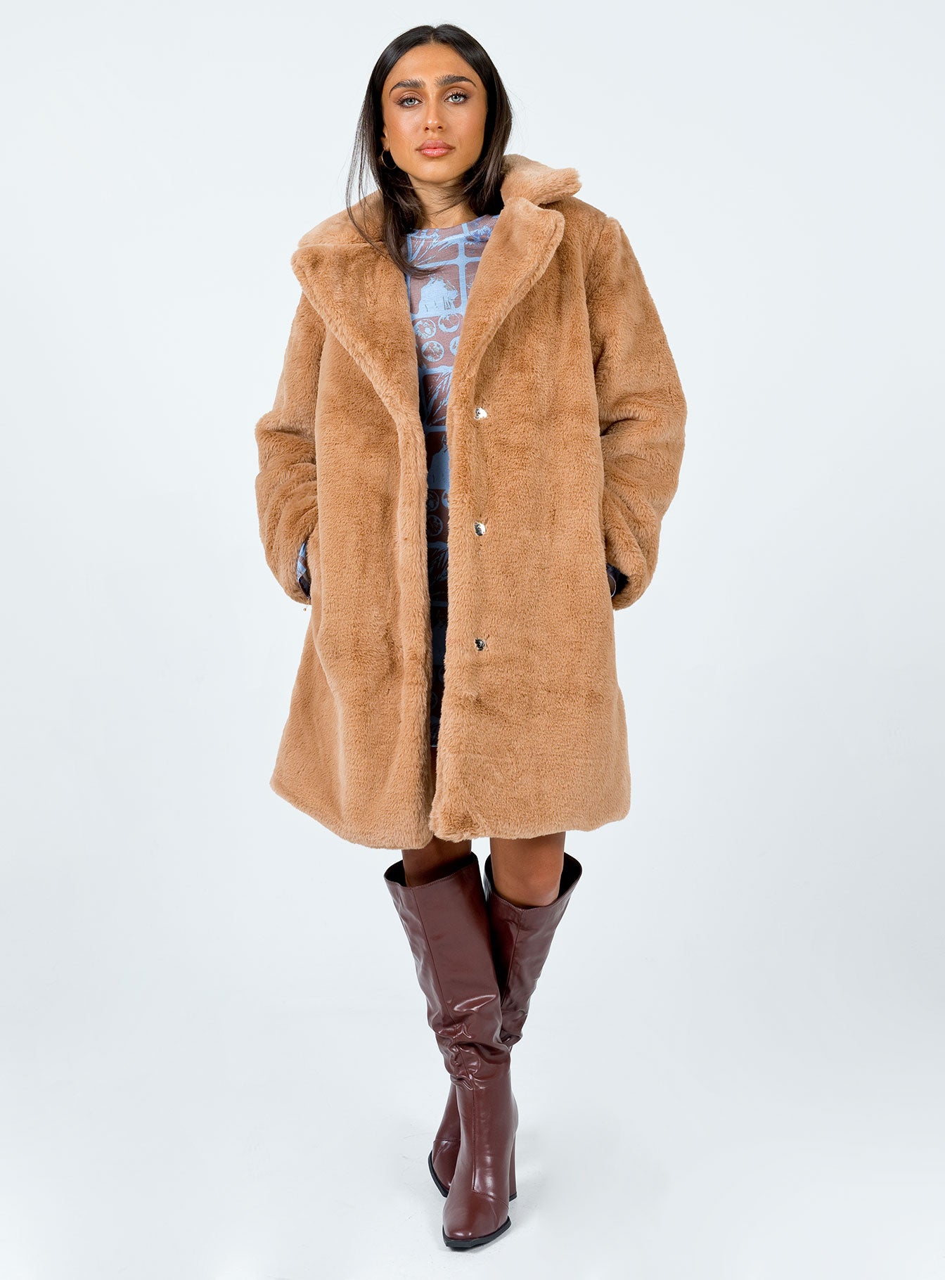 Coats  Oversized fit  Princess Polly Exclusive 100% recycled fibers  Faux fur material  Lapel collar  Button front fastening 