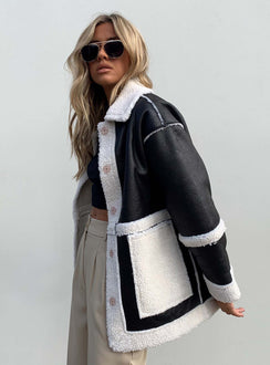 Oversized PU Jacket Faux leather & fur material  Classic collar  Press button fastening  Twin hip pockets 
