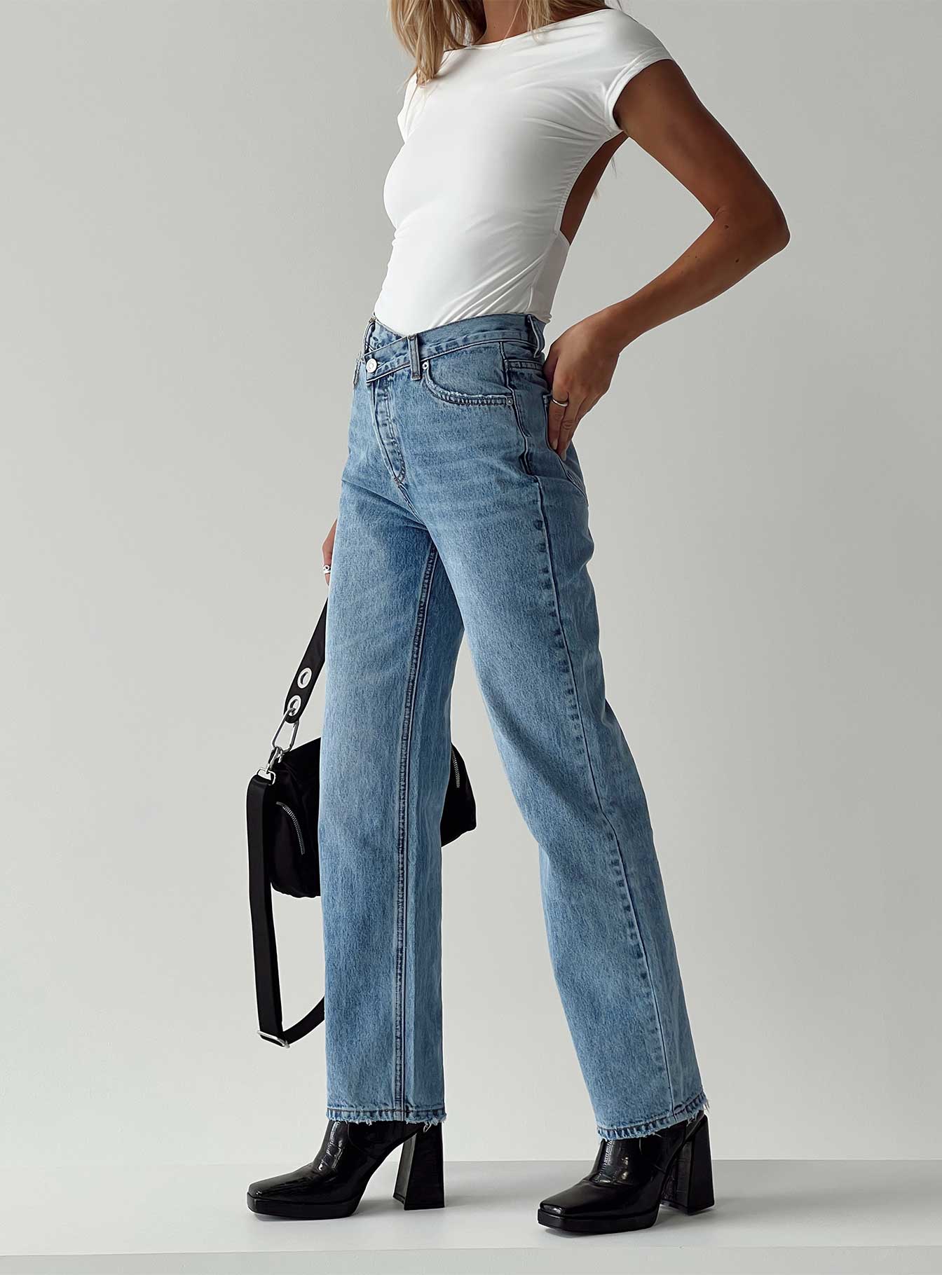 Buy Women's Blue Baggy Straight Fit Jeans Online at Bewakoof