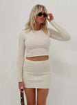 Two-piece set Knit material Cropped long sleeve top Mini skirt Elasticated waistband