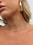 Necklace set Pack of three Dainty chains Gold-toned