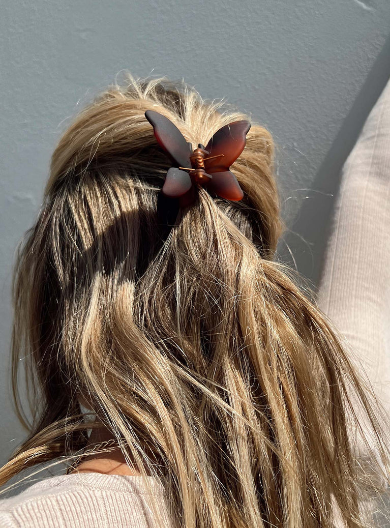 Hair clip  Butterfly shape  Lightweight  Soft finish 