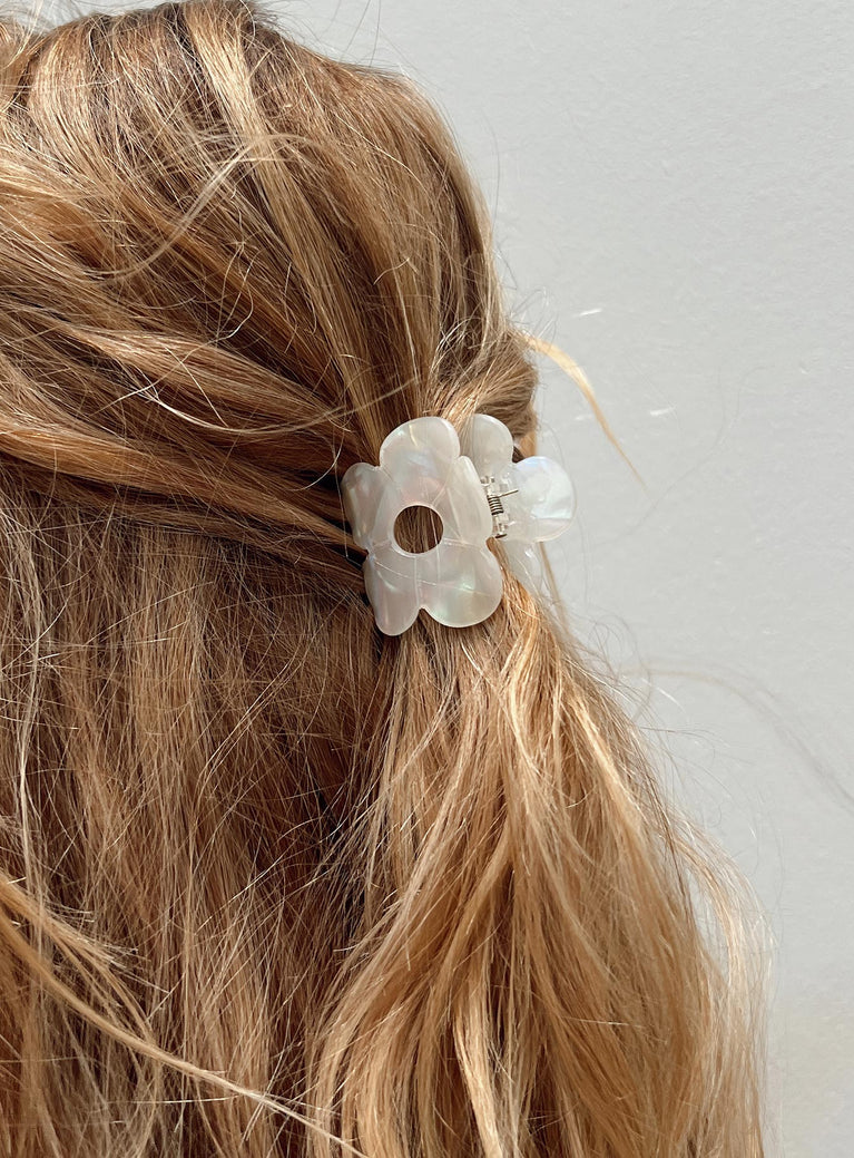 Hair clip Claw clip Flower design Lightweight